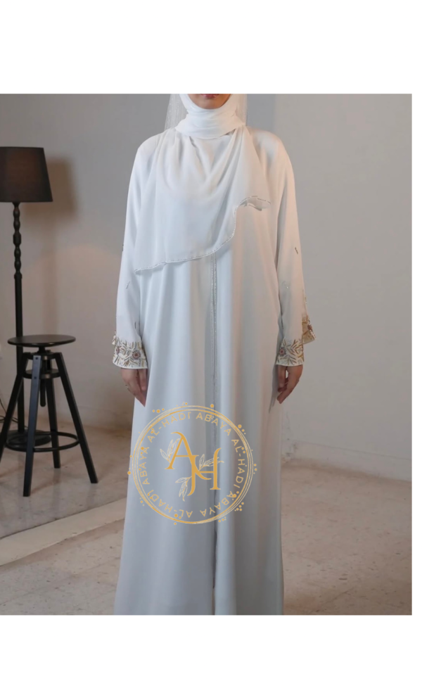 White handwork sleeves abaya - Image 2