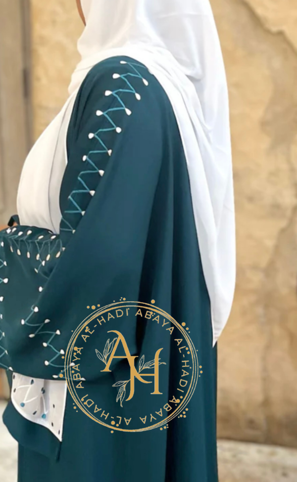 Semi embroidered bisht abaya