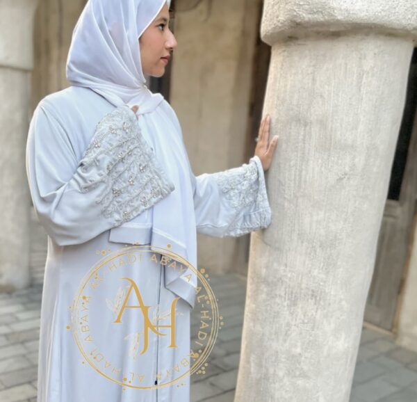 Handwork sleeves abaya - Image 2