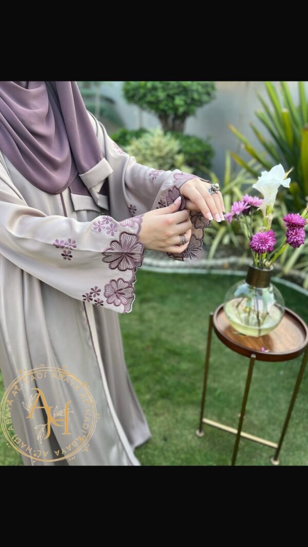 Al noor abaya