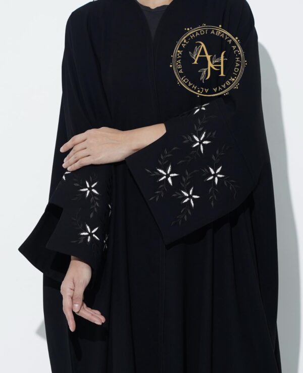 Star embroidery abaya